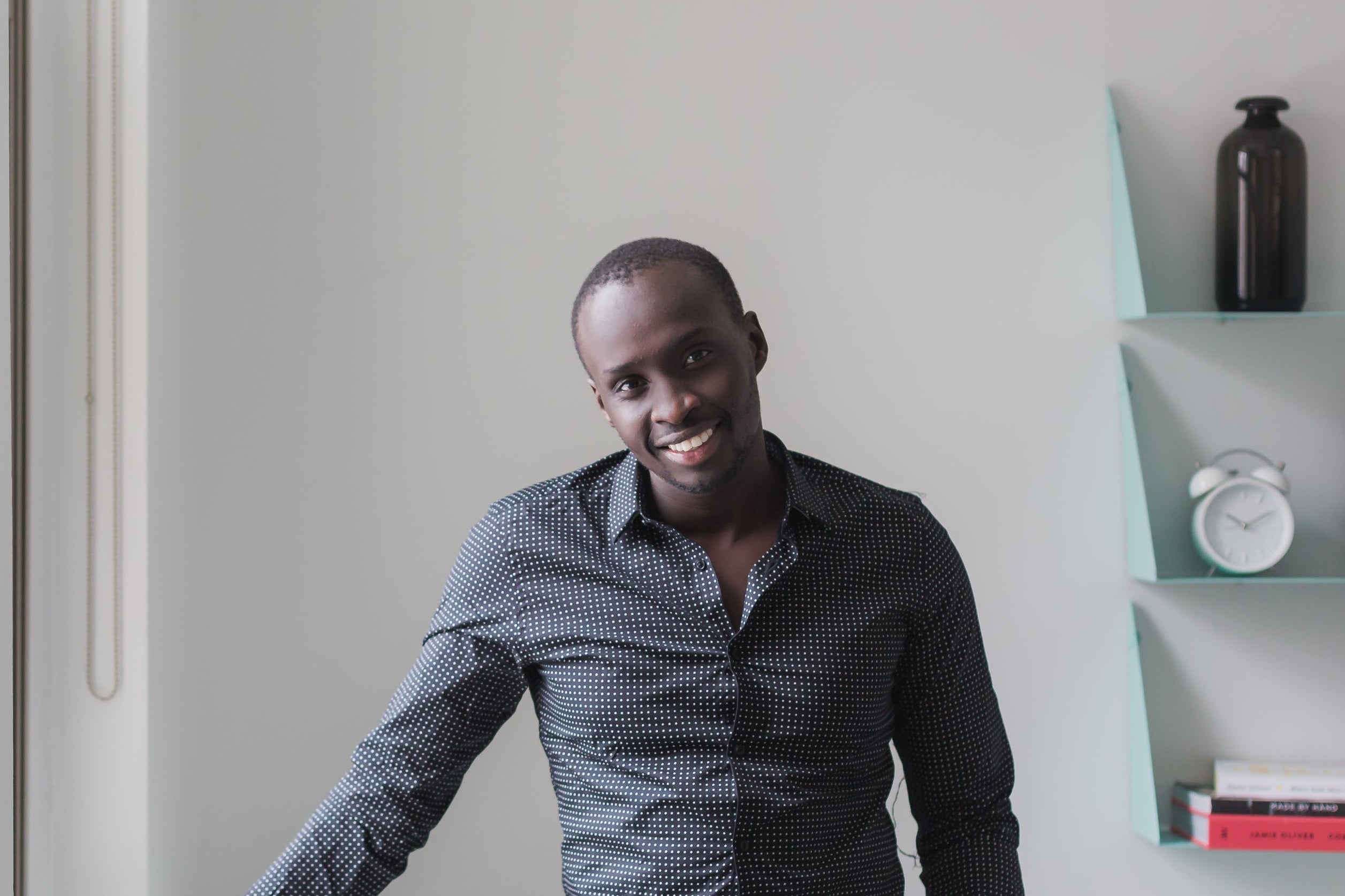 files/smiling-man-in-office.jpg